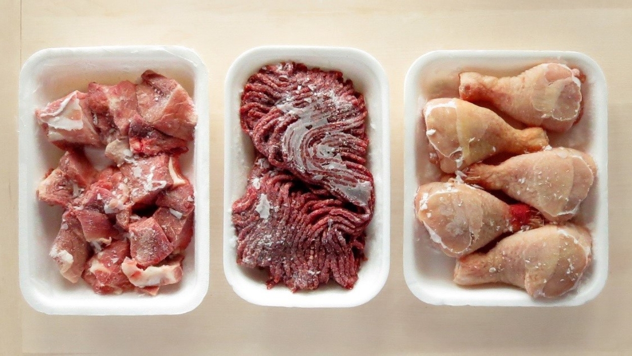 Как понять что мясо готово. Полуфабрикаты из свинины для заморозки. Замороженные субпродукты.